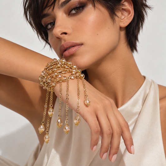 Bracciale Rugiada con cristalli champagne e catene dorate – Chicèchic