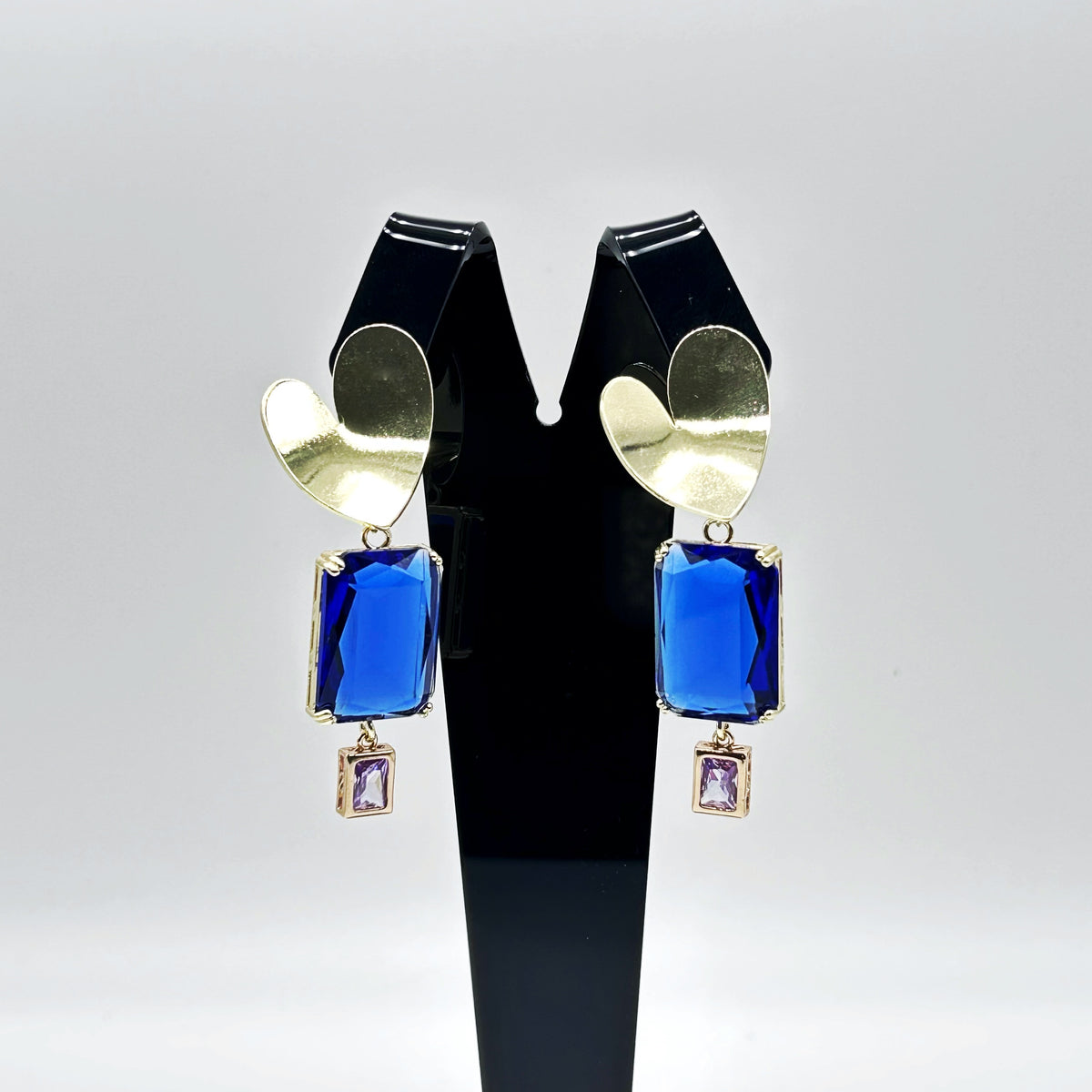 Orecchini Drusilla con perno a cuore e maxi cristallo – Chicèchic